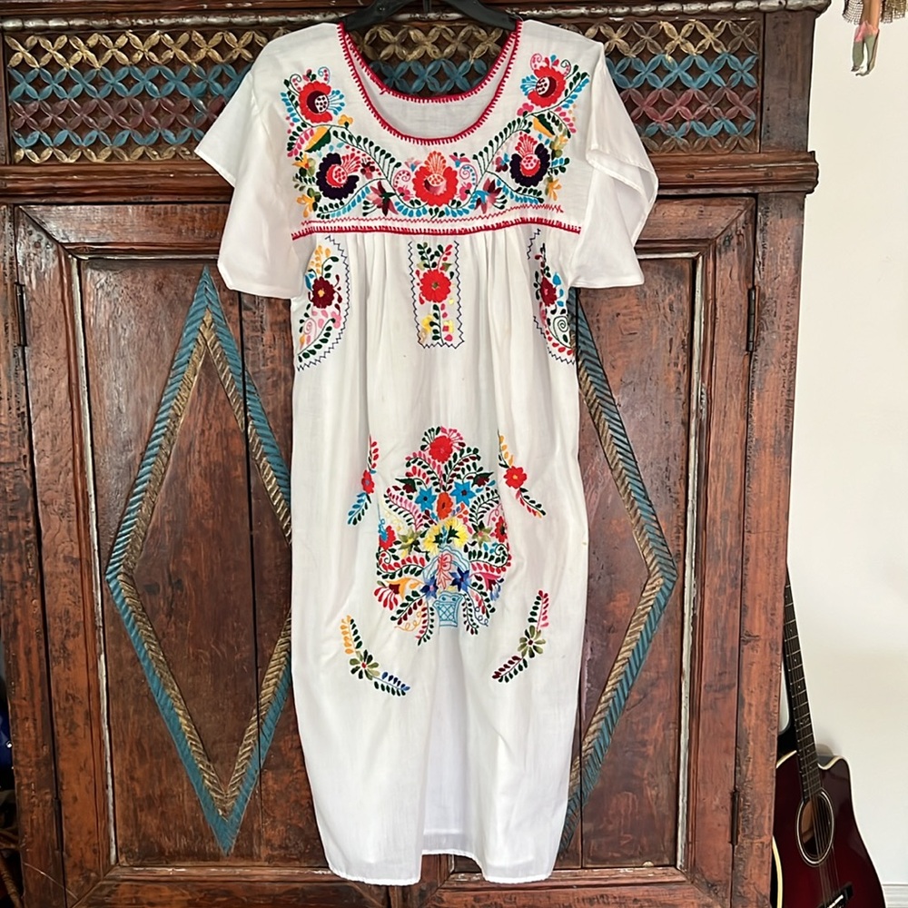 Handmade Mexican Embroidered White Dress 🌺